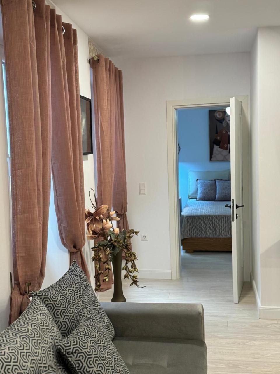 Apartment April 18